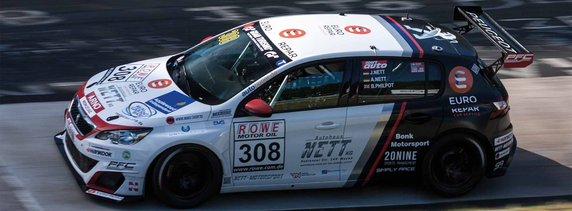 Weisser Peugeot 308 Racing Cup von Autohaus Nett Mayen